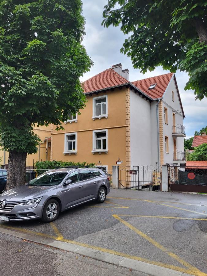 Apartman Buzanova Apartment Zagreb Ngoại thất bức ảnh